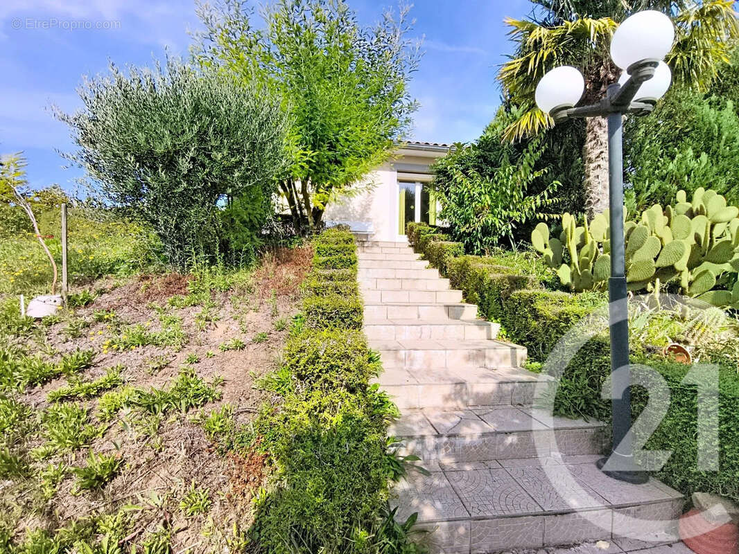 Maison à REVENTIN-VAUGRIS