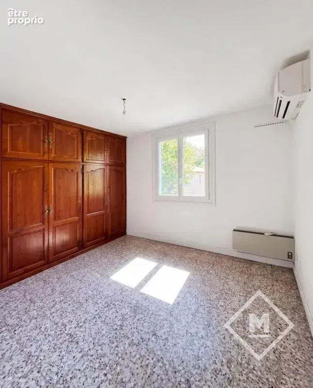 Maison de charme de 180m2 idéalement située à Plan de Cuques - photo 17