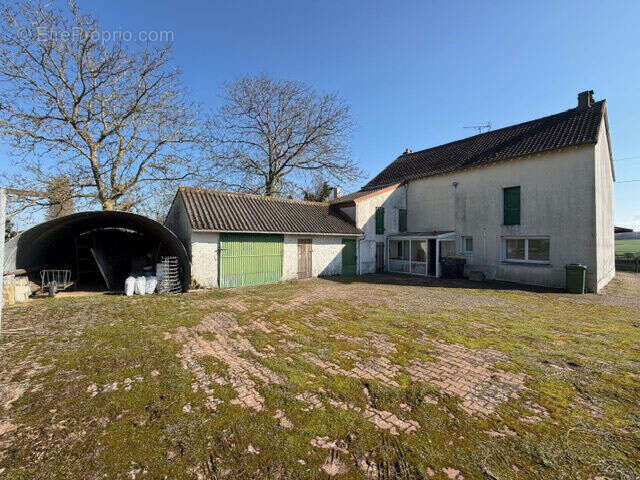 Photo 2 - Maison à LA CHAPELLE-MOUTILS