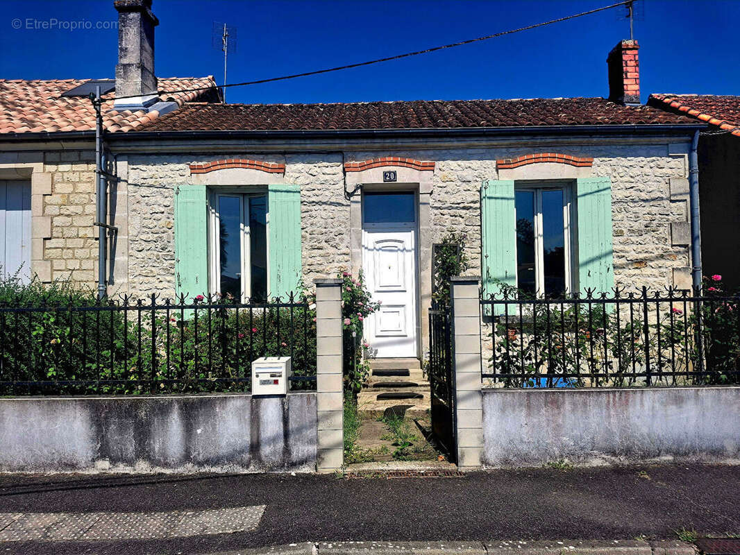 Maison à SAINTES