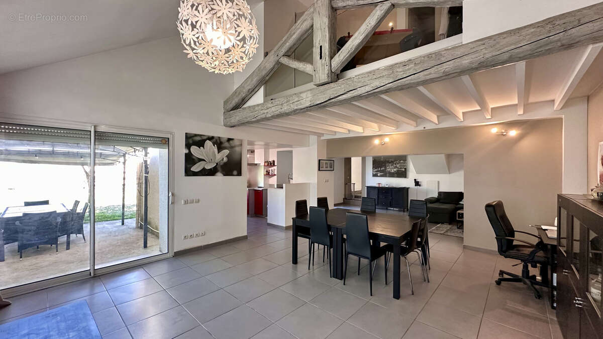 Maison à ROMANS-SUR-ISERE