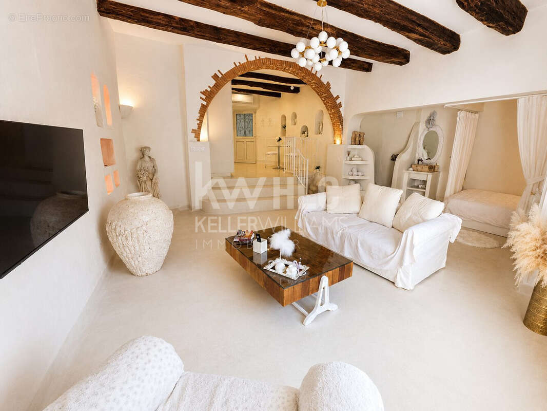 Photo Appartement à Grasse au prix de 238 000€