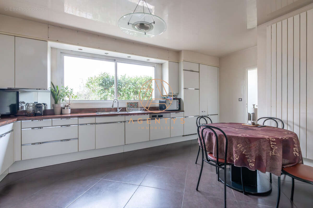 Maison à NOGENT-SUR-MARNE