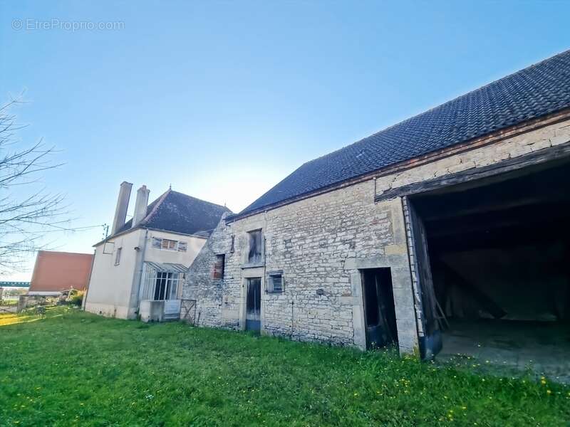 Maison à ALLEREY-SUR-SAONE