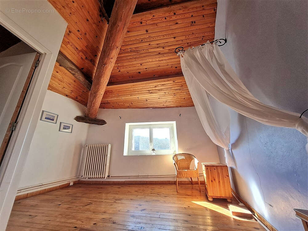 Maison de caractère XVIIIeme Ancienne auberge  240 m²  7 chambres  Fort potentiel touristique - photo 11