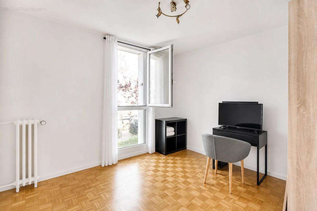 Appartement à VILLENEUVE-LA-GARENNE