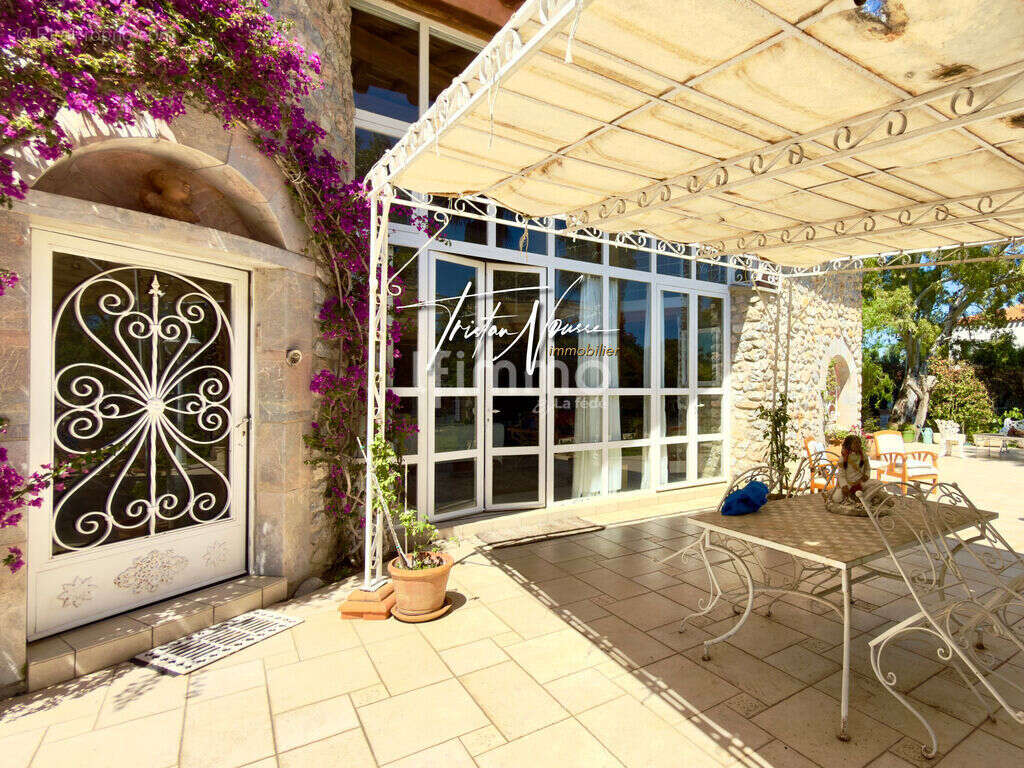 Maison d'exception - 212 m2 en 4 faces - Saint Cyprien Le Golf - photo 6