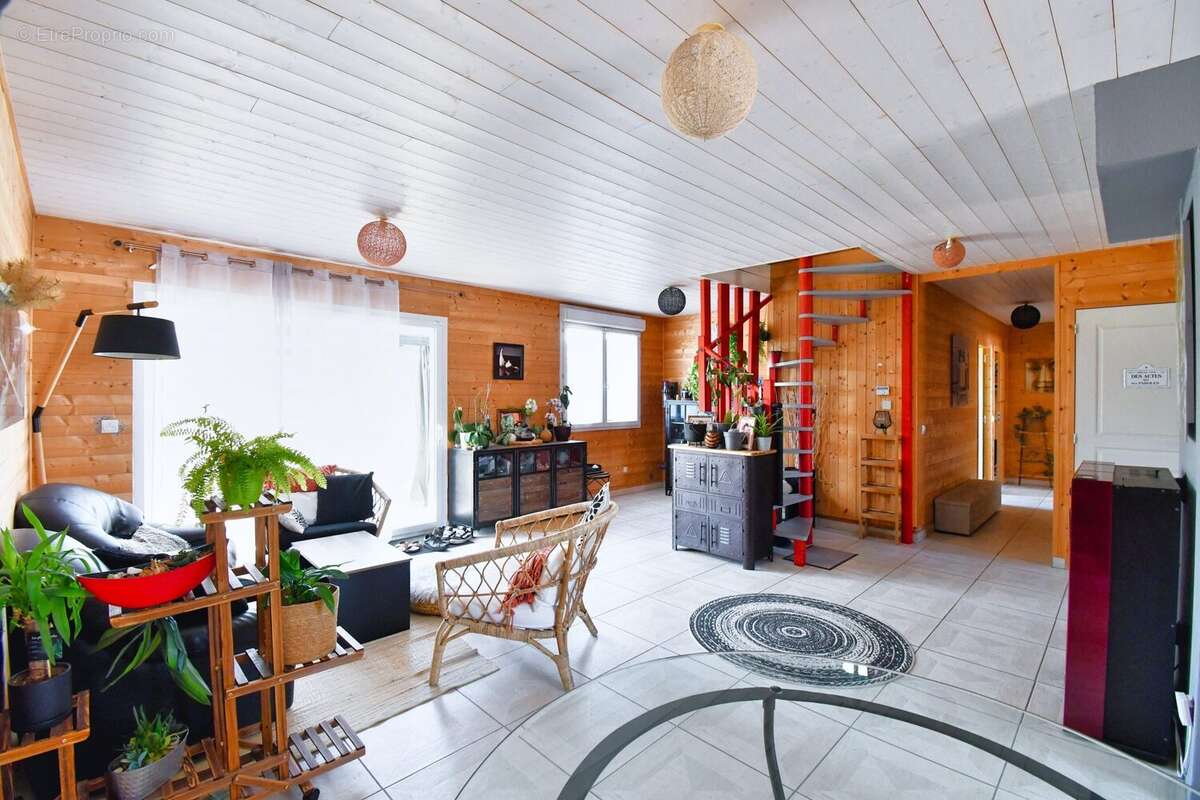 Maison 213 m² à Etang-Sur-Arroux  - photo 2