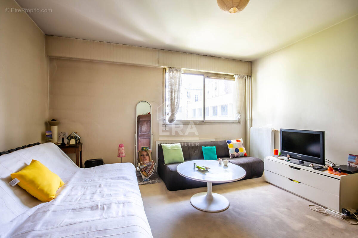 Appartement à PARIS-20E