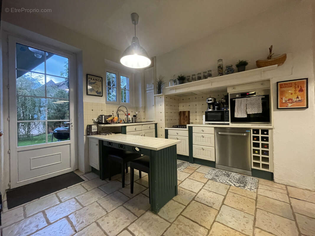 Maison à VARS-SUR-ROSEIX