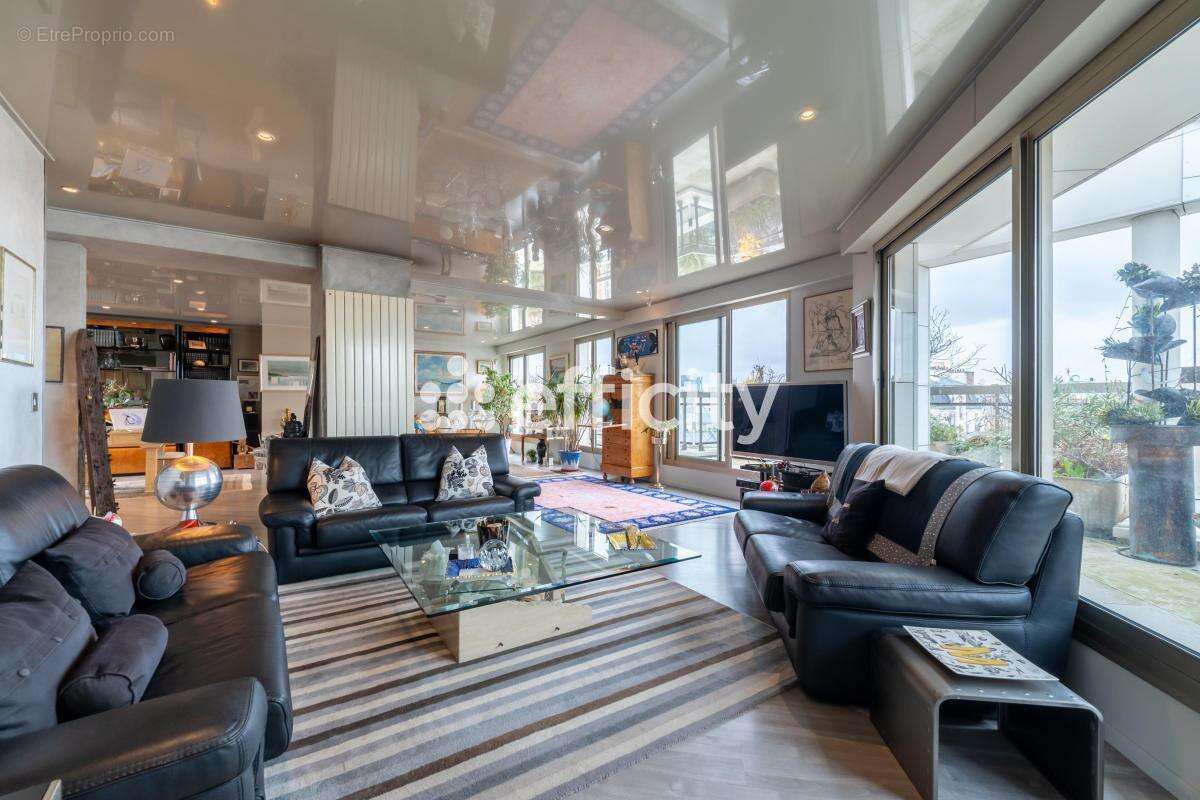 Appartement à LEVALLOIS-PERRET
