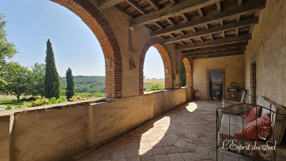 Au premier étage étage - Maison à SALVAGNAC