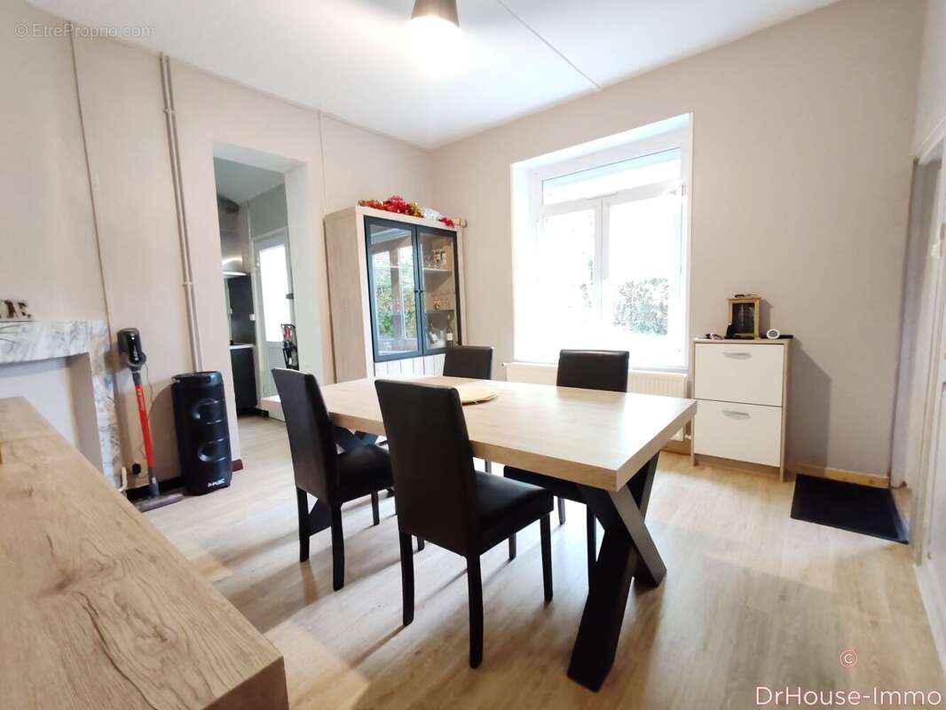 Maison à BRUAY-LA-BUISSIERE