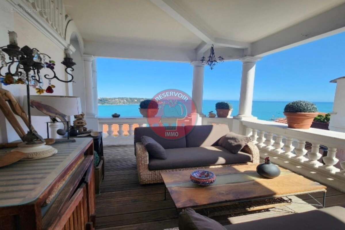 Appartement à ROQUEBRUNE-CAP-MARTIN