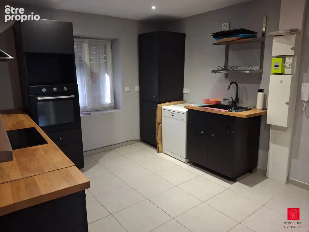 Appartement 65 m² à Saint-Clair-De-La-Tour  - photo 2