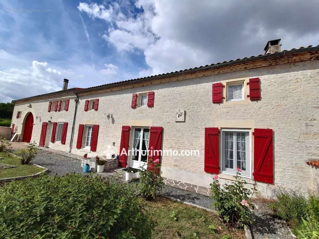 Maison à ROMAZIERES