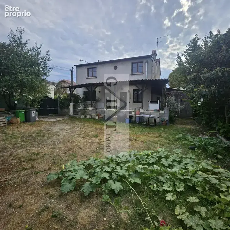 Local commercial 214 m² proche RER - photo 2