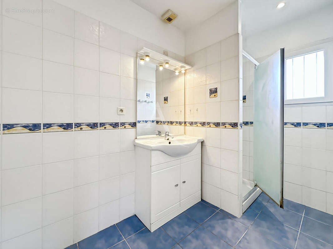 Maison à LE PERRIER