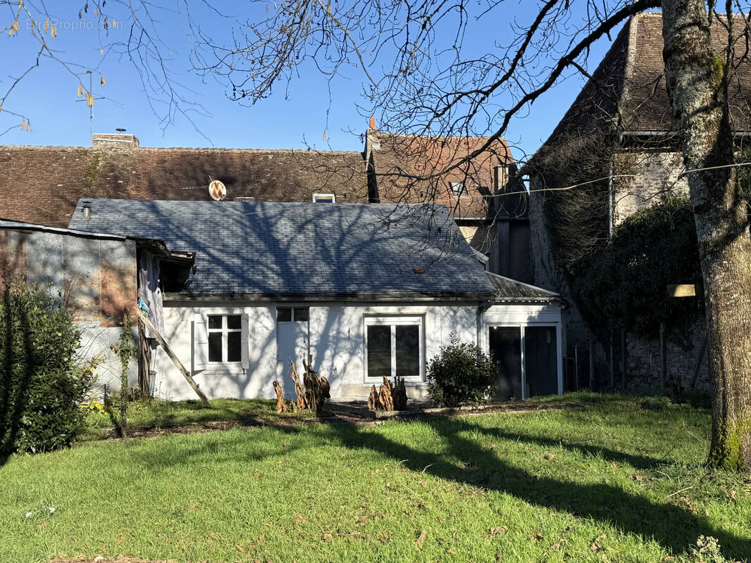 Maison à MAGNAC-BOURG