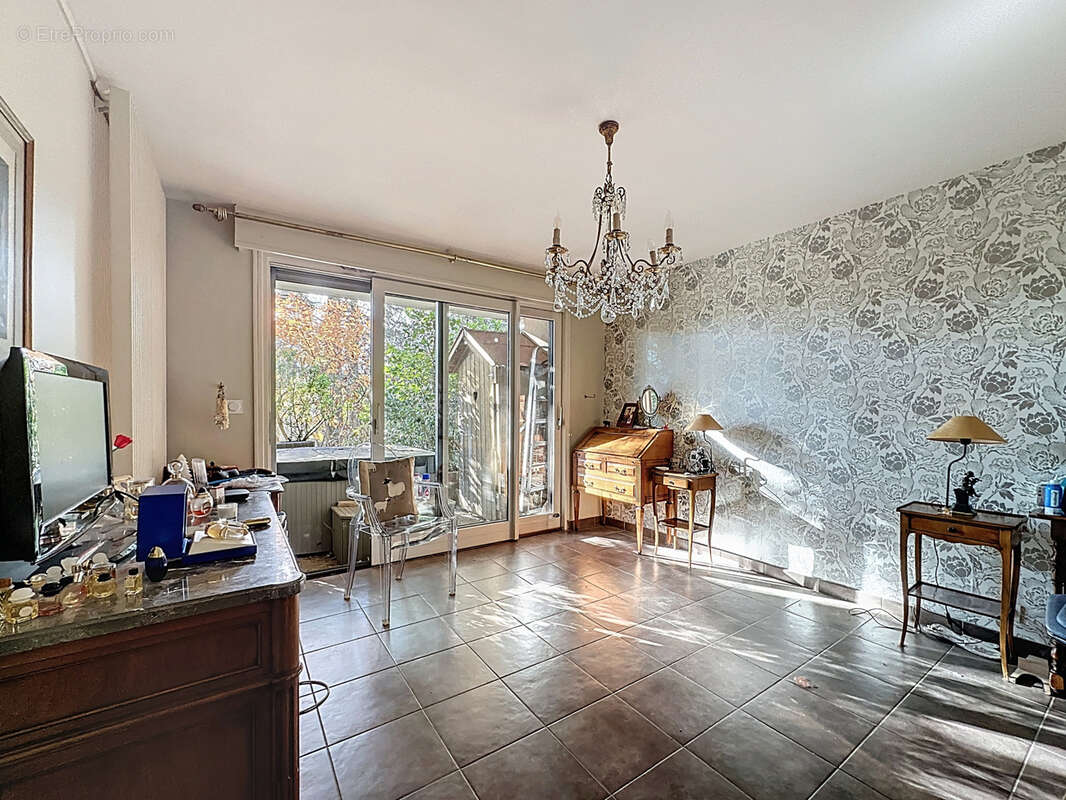 Appartement à CRAPONNE