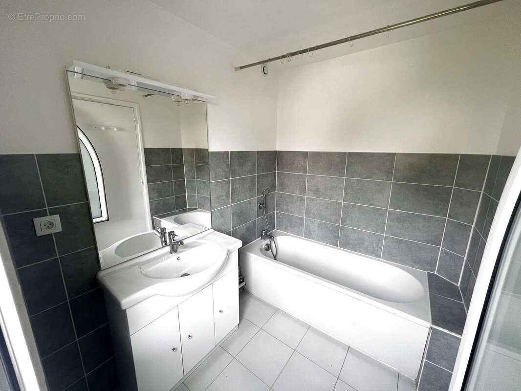 Appartement à LA CHAPELLE-EN-SERVAL