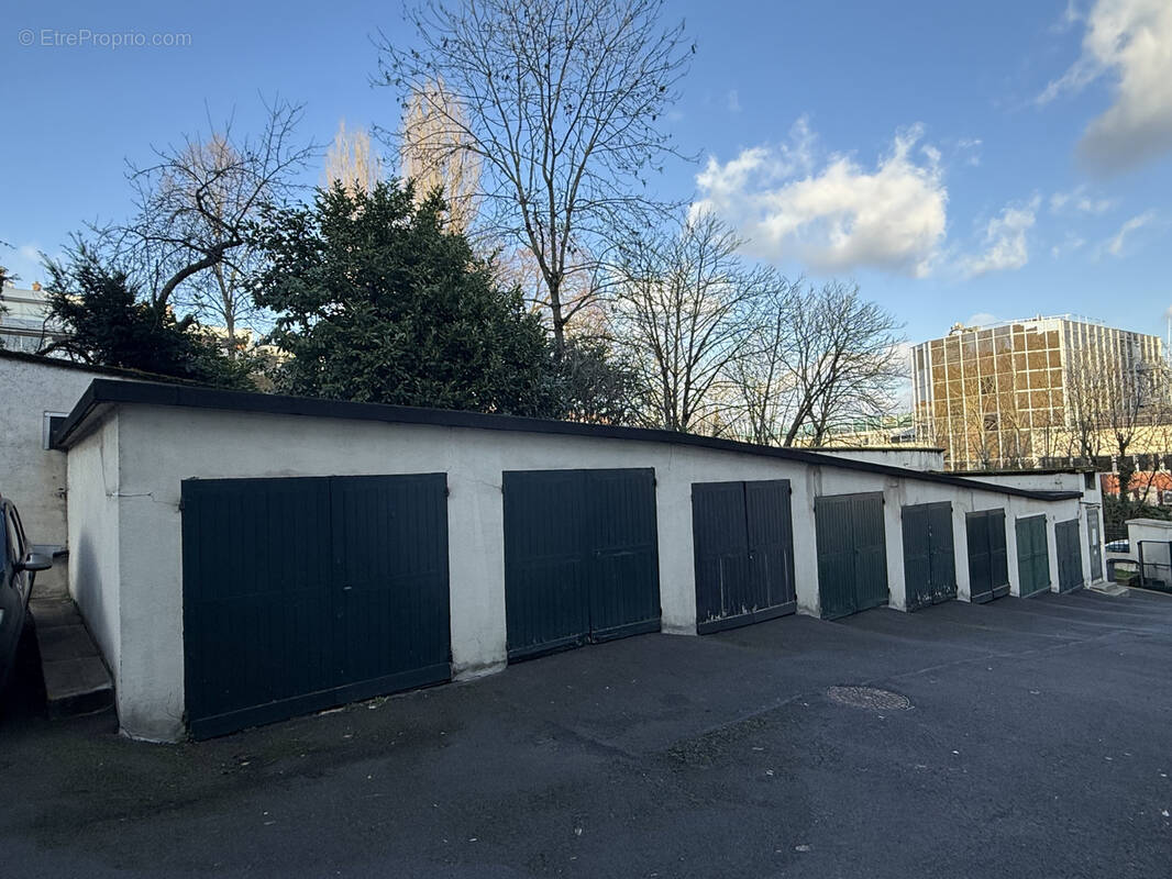 Parking à SAINT-CLOUD