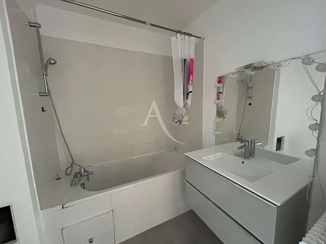 Appartement dernier etage refait a neuf residence standing - photo 8