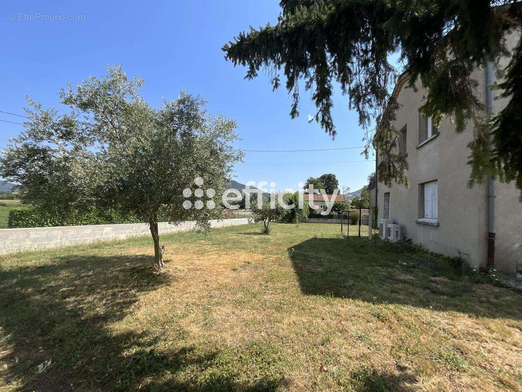 Maison 232 m² à Chomerac  - photo 3