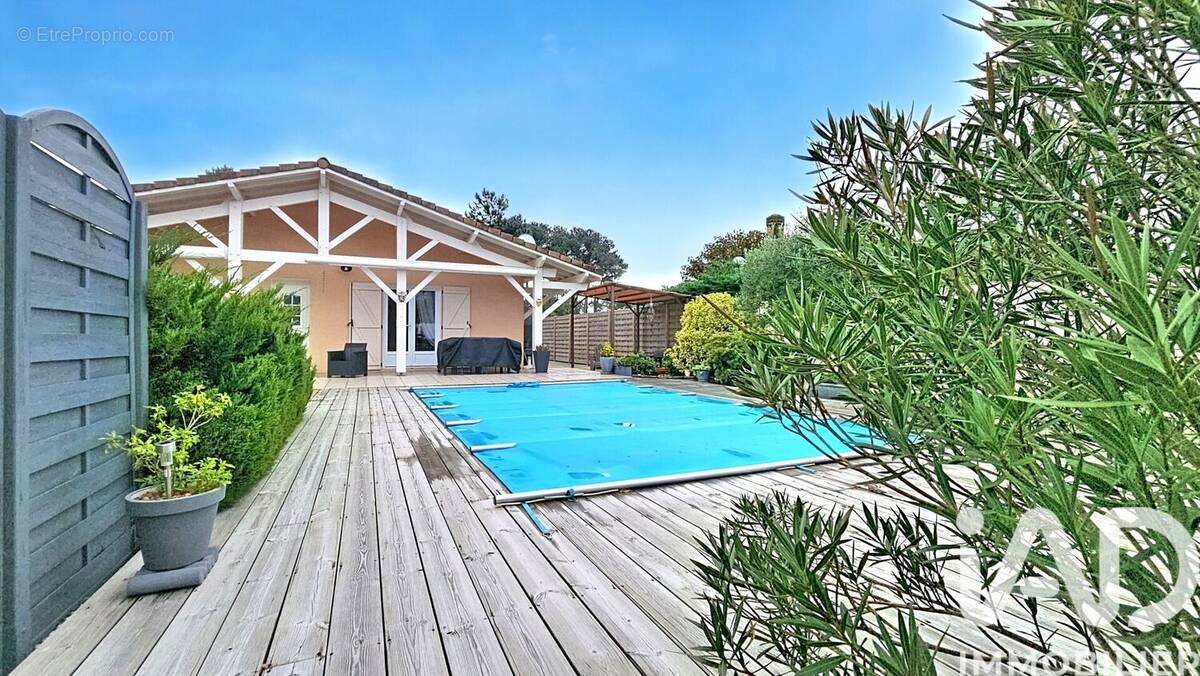 Photo 1 - Maison à ARES