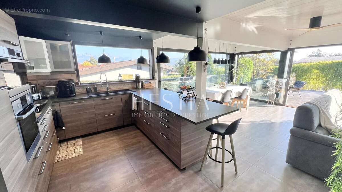Maison à POISY