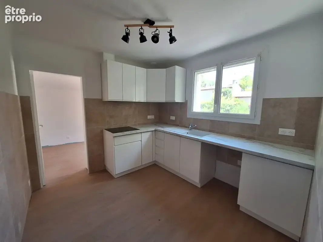 Maison  de plain pied à vendre à Éguilles - photo 6