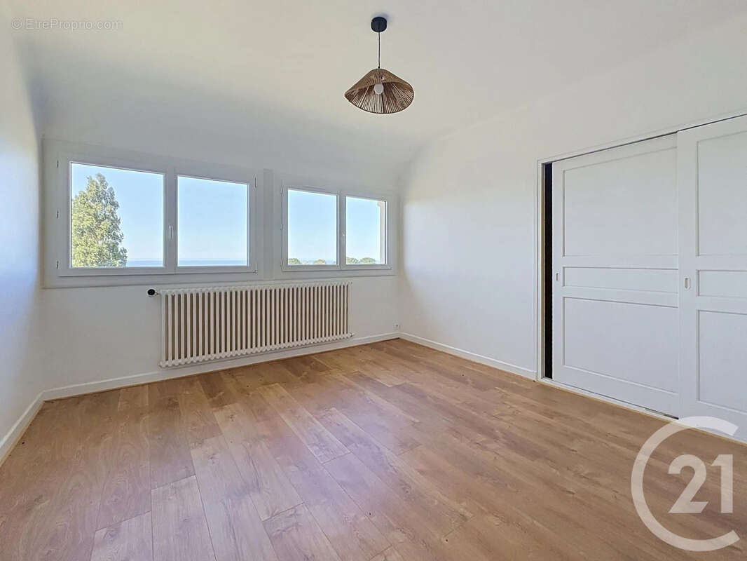 Maison 150 m² à Trelevern  - photo 11