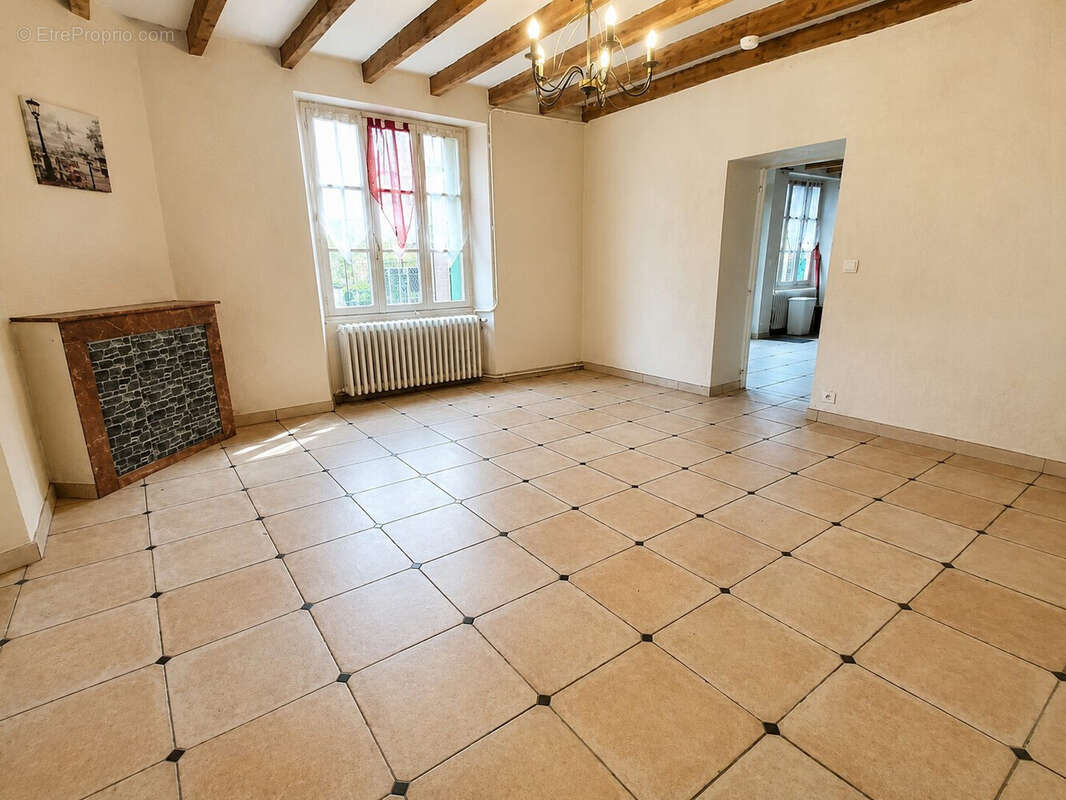 Maison à DARNAC