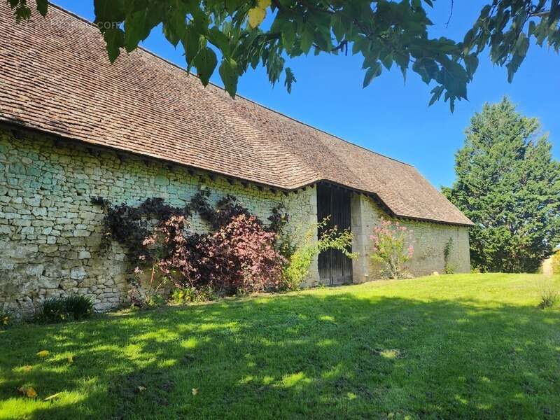 Belle propriété historique en pierre avec parc arboré - Dépendances et piscine - à vendre - proche de CASTILLONNES (47) - photo 28
