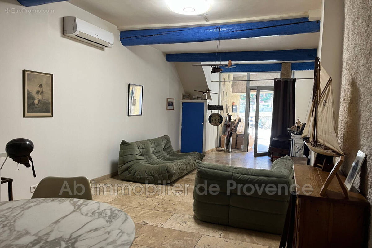 Appartement à ROGNES