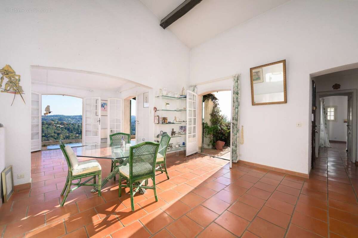 Maison à MOUGINS