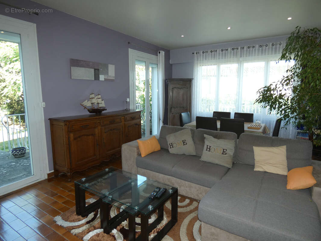 Maison à CAUX-ET-SAUZENS