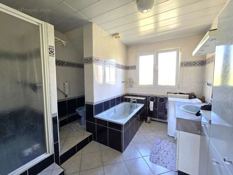 HIRSON (02) -  Vente maison avec 3 chambres , garage  et jardin  - photo 6