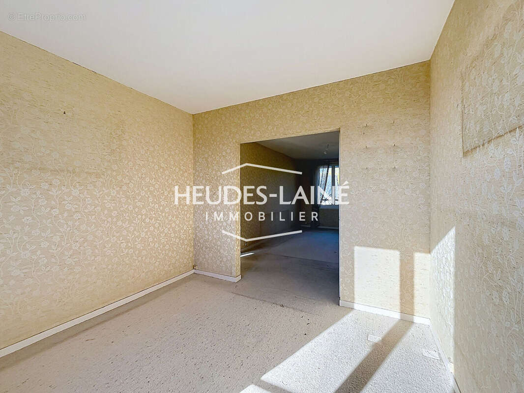 Appartement F4 avec loggia et cave - AVRANCHES - photo 6