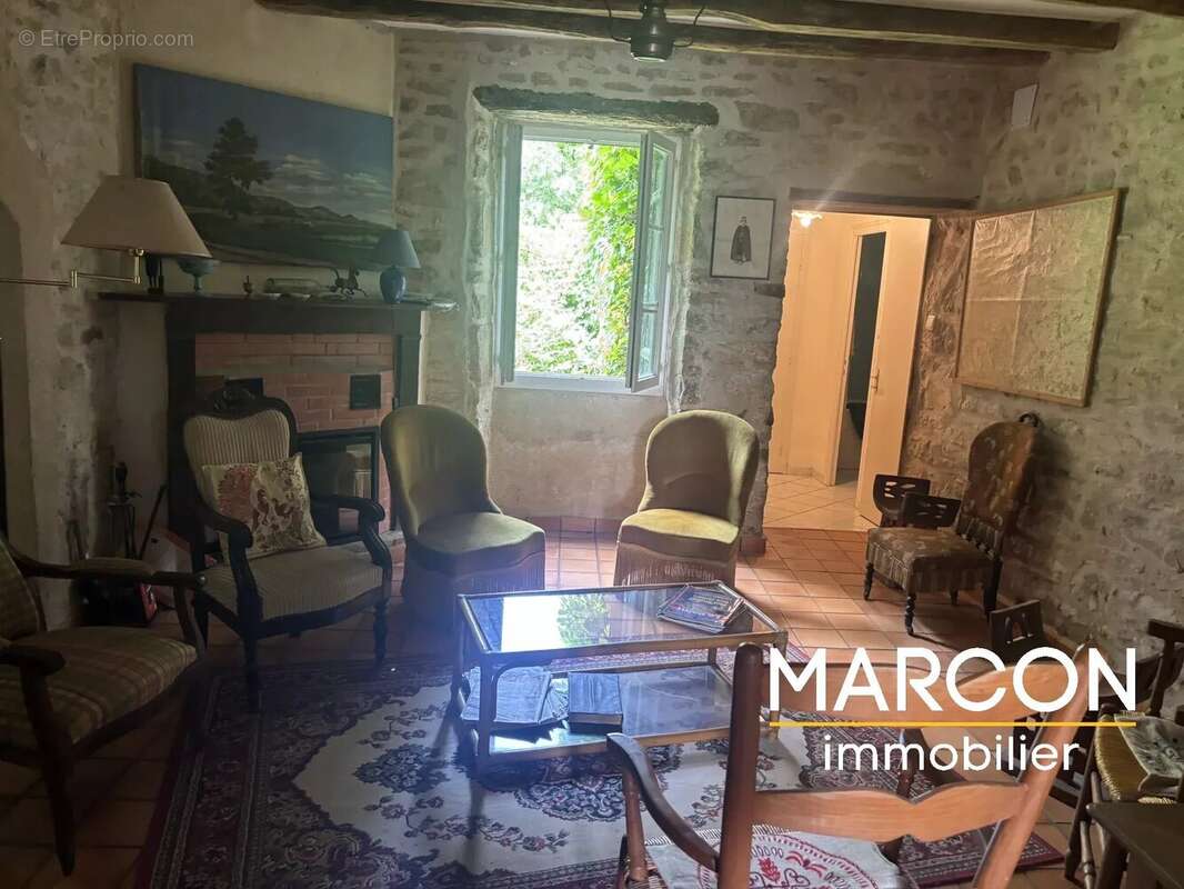 Maison à ARNAC-LA-POSTE