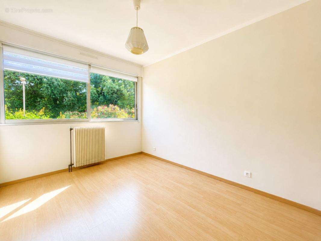 Appartement - 2 pièces - Jardin - Cave - Parking - Piscine - Tennis - Parc - Proche Parc Montcalm - Ligne 5 Tramway - photo 7
