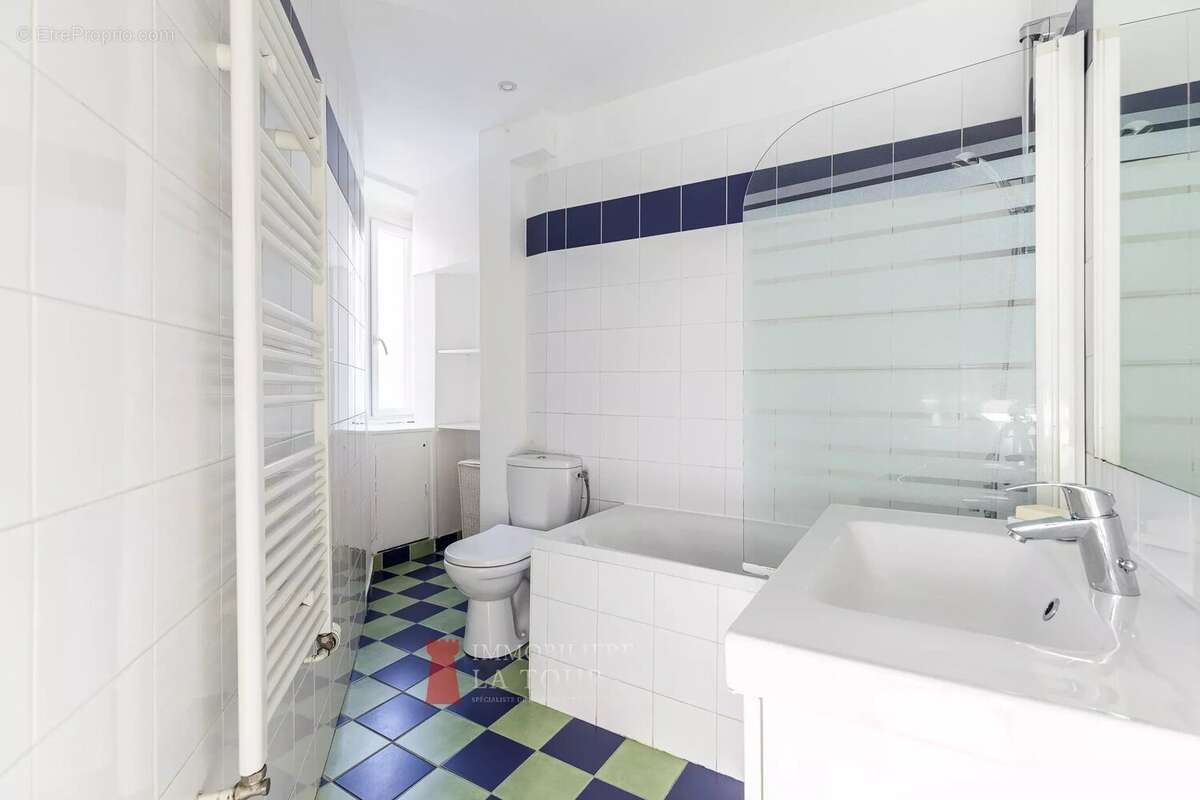 Appartement à PARIS-16E