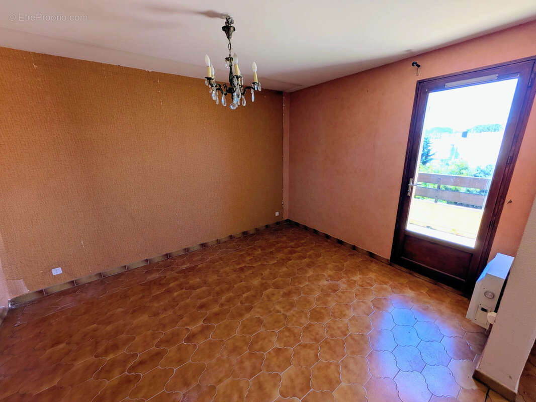 Appartement à SAINT-CYR-SUR-MER