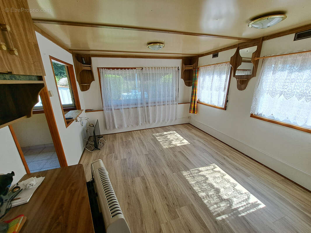 Maison à EGRISELLES-LE-BOCAGE