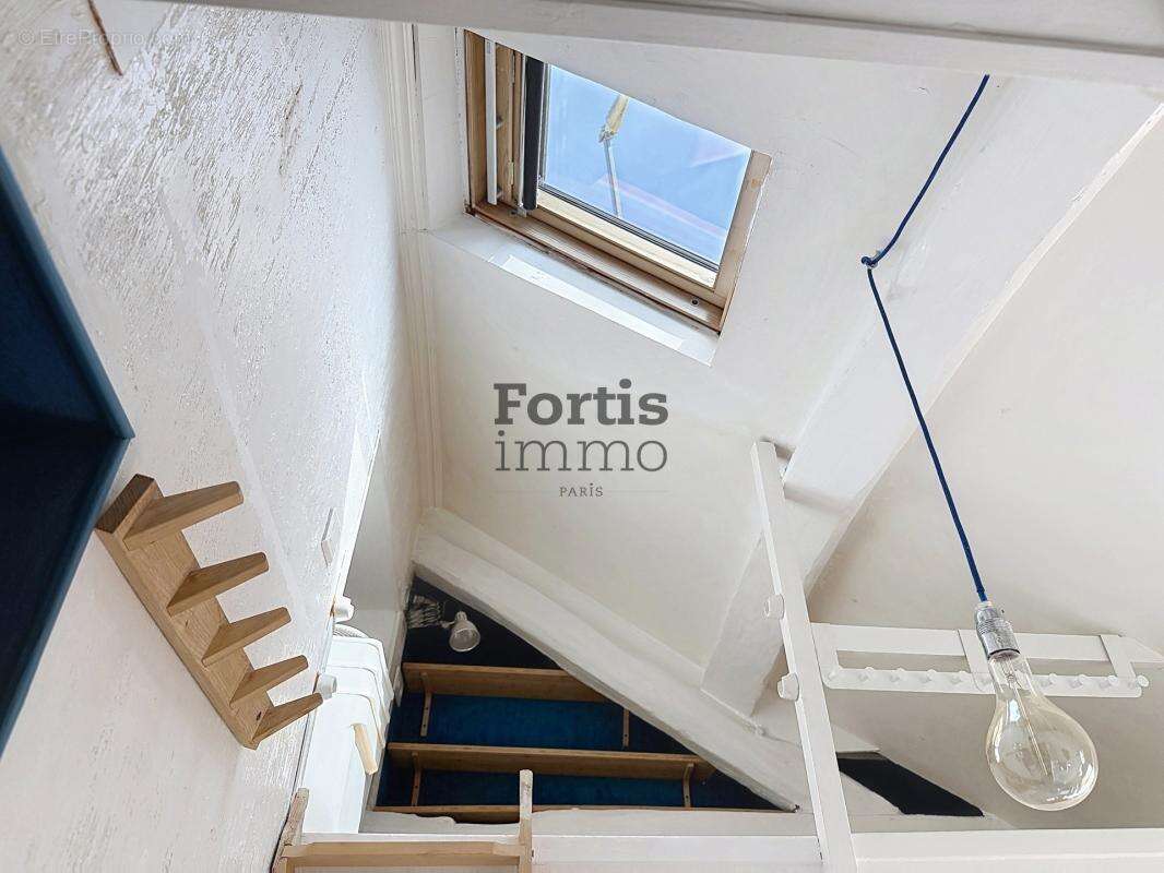 Paris 2 - charmante studette - dernier etage - calme absolu - photo 11