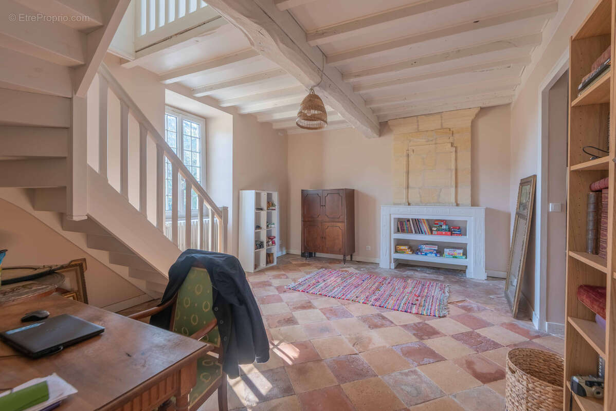 Maison à CAMBLANES-ET-MEYNAC