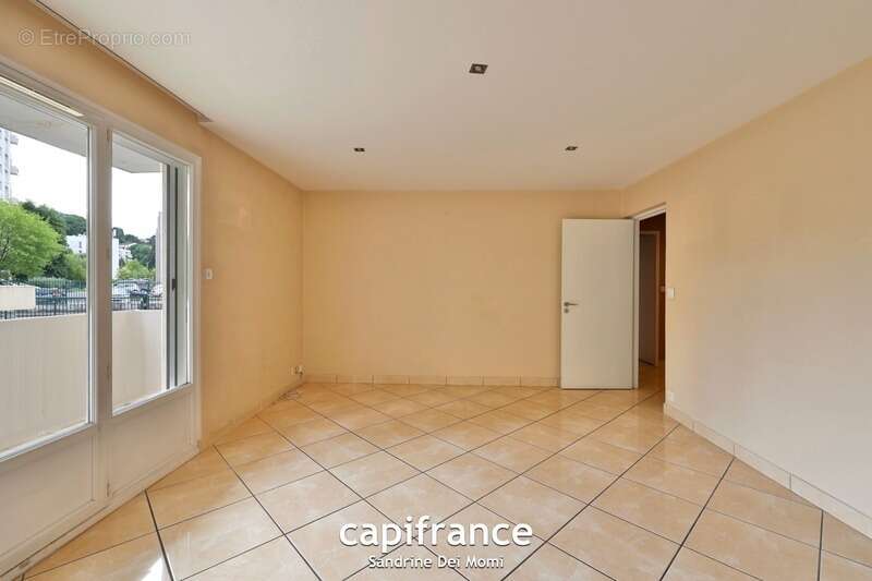 Appartement à TASSIN-LA-DEMI-LUNE
