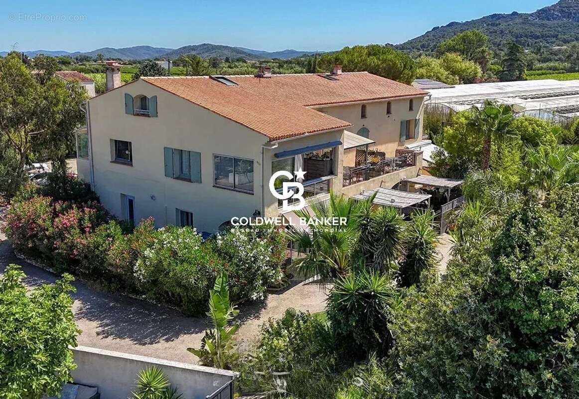 Appartement à LA CRAU