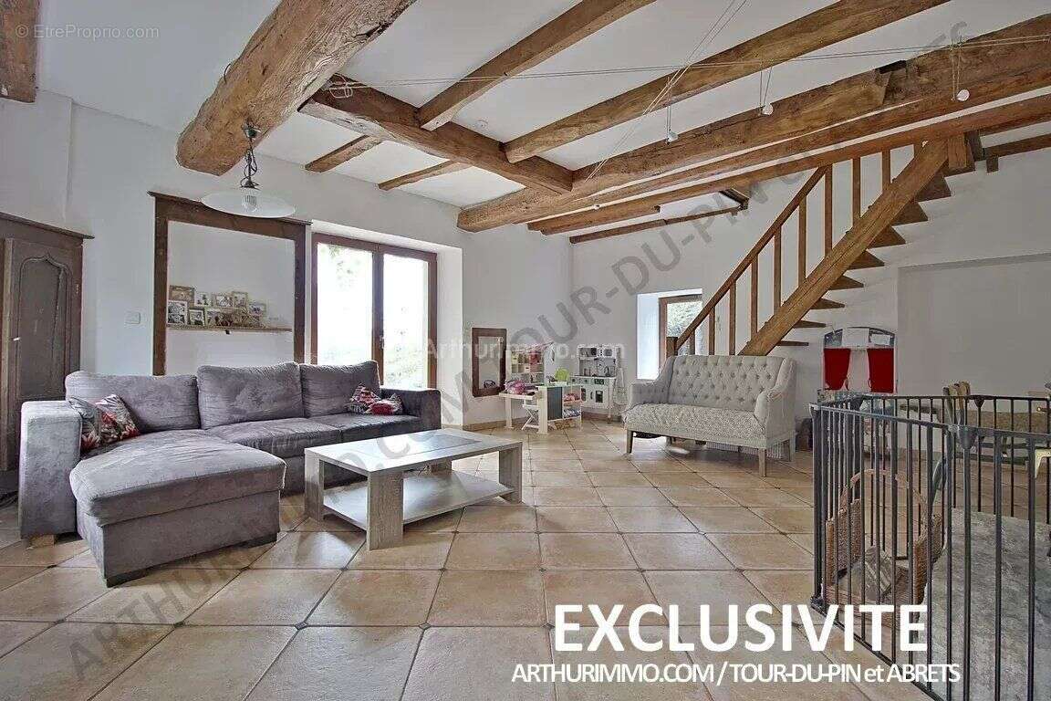 Maison à BELMONT-TRAMONET