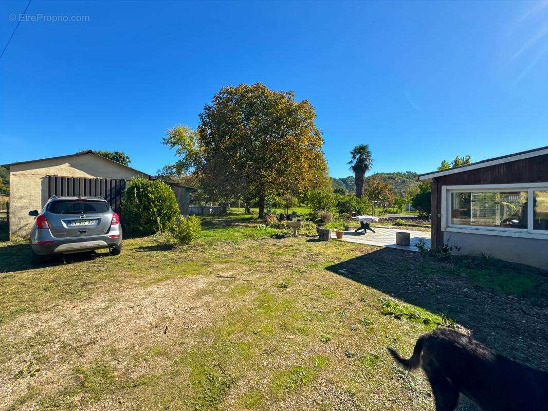 Maison à SAINT-LEON-SUR-L&#039;ISLE